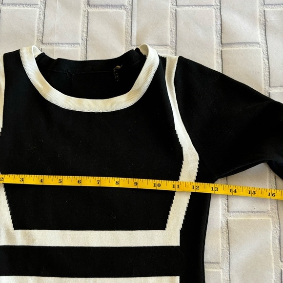 Black and white color block long sleeve sweater dress Size S/M - Picture 5 of 8